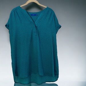 Like New Apt. 9 Bluegreen Patterned Flowy Blouse - New Favorite! Ladies Large